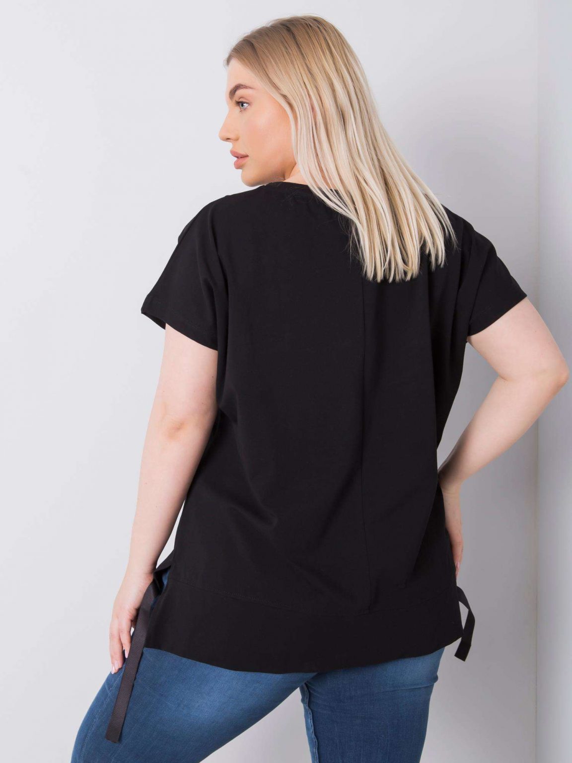 Czarna bluzka plus size z aplikacją Marlene