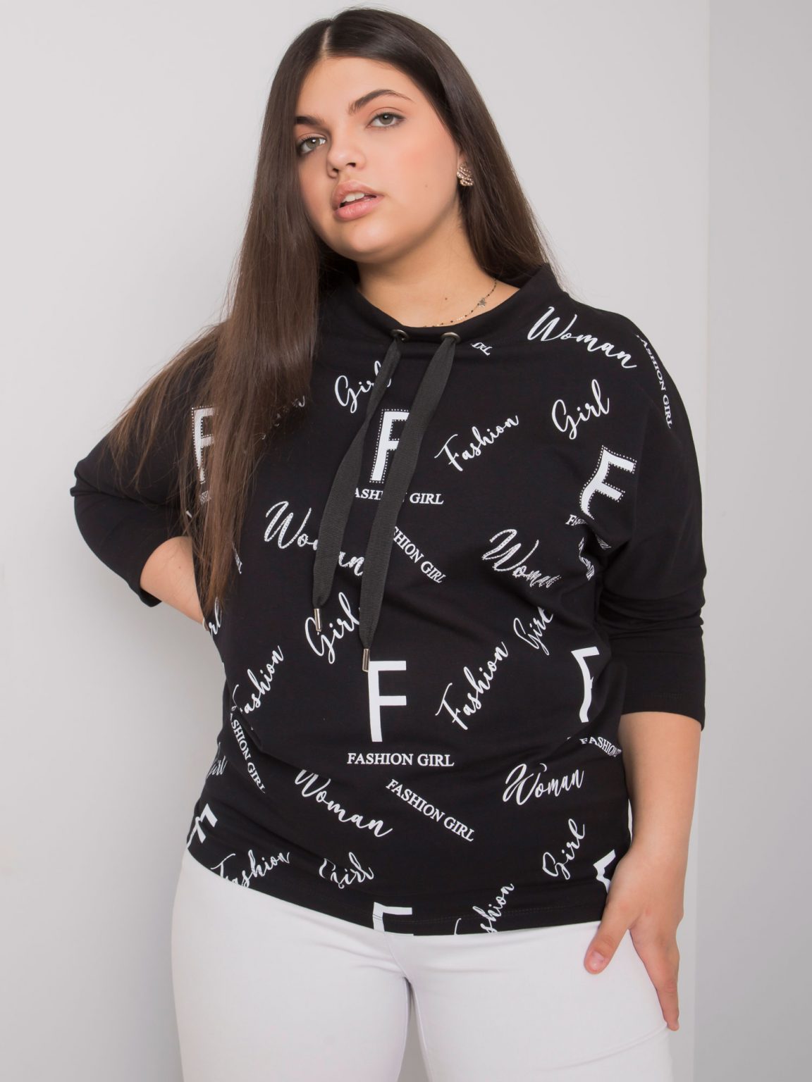 Czarna bluzka plus size z printami Mary
