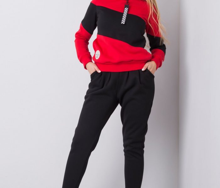 Hurtownia Czerwony dres w pasy z kapturem w kwiaty