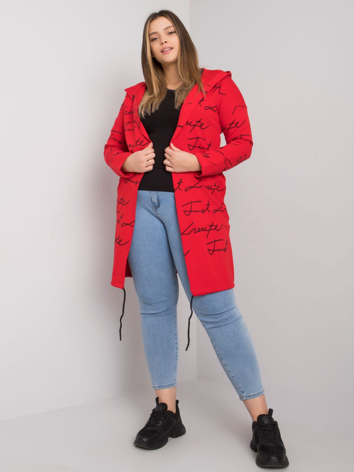 Czerwona narzutka plus size z printami Parma