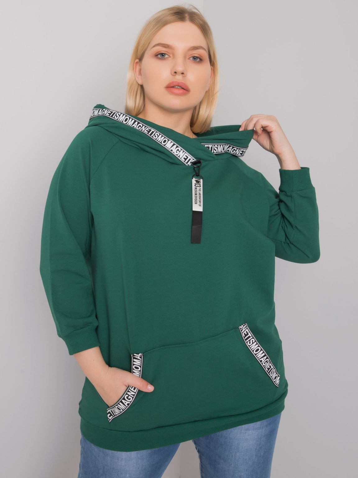 Ciemnozielona bluza z kapturem plus size Jordynn