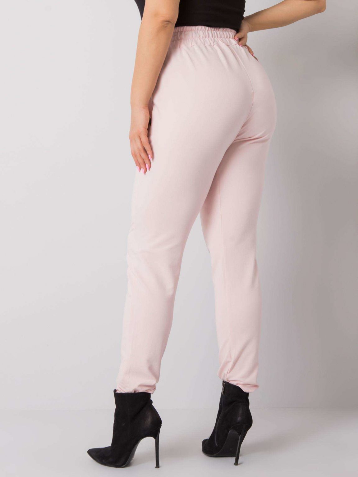 Jasnoróżowe spodnie plus size Ericca