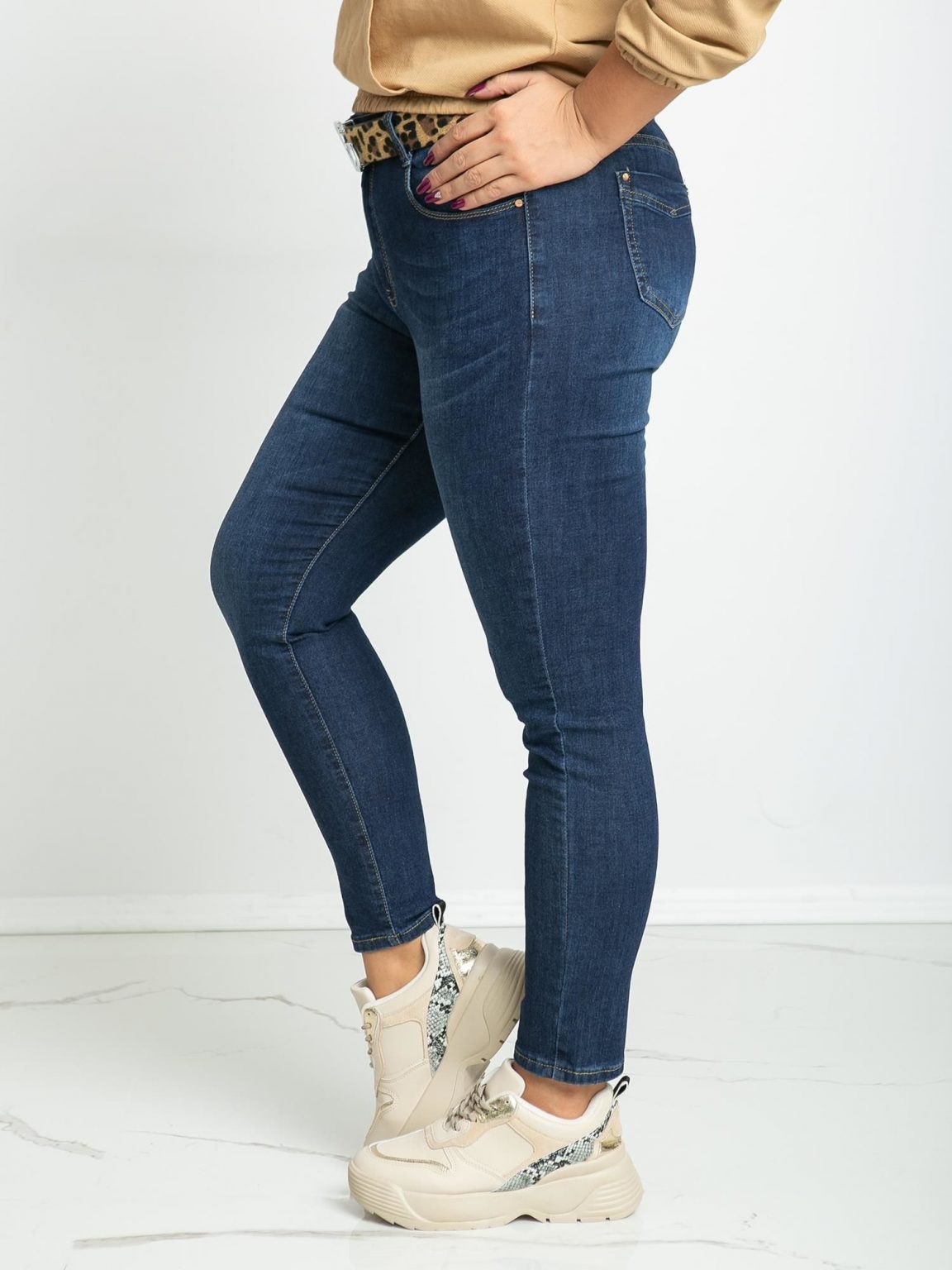 Niebieskie jeansy plus size Lucia