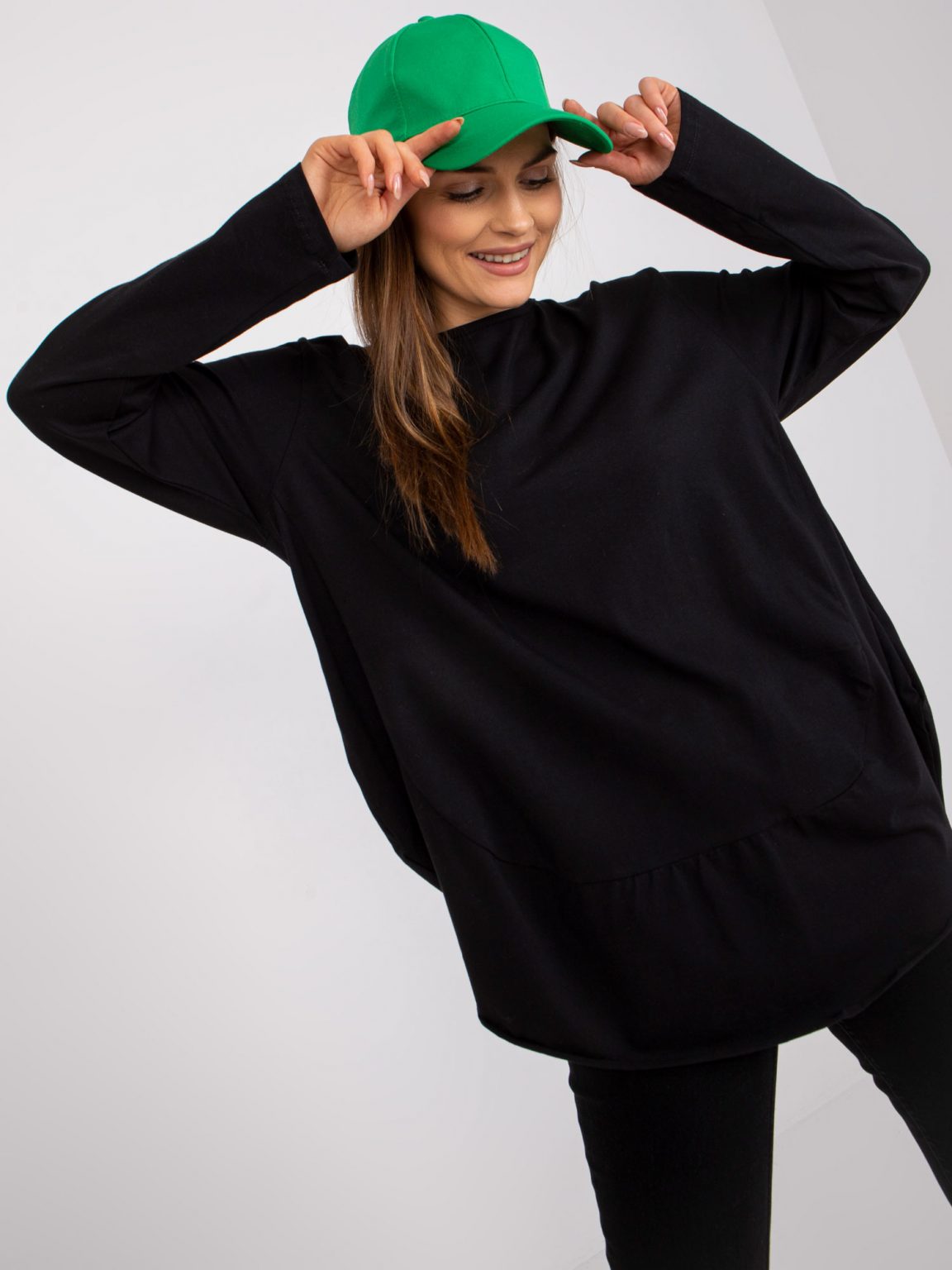 Czarna bluzka oversize na co dzień Renata