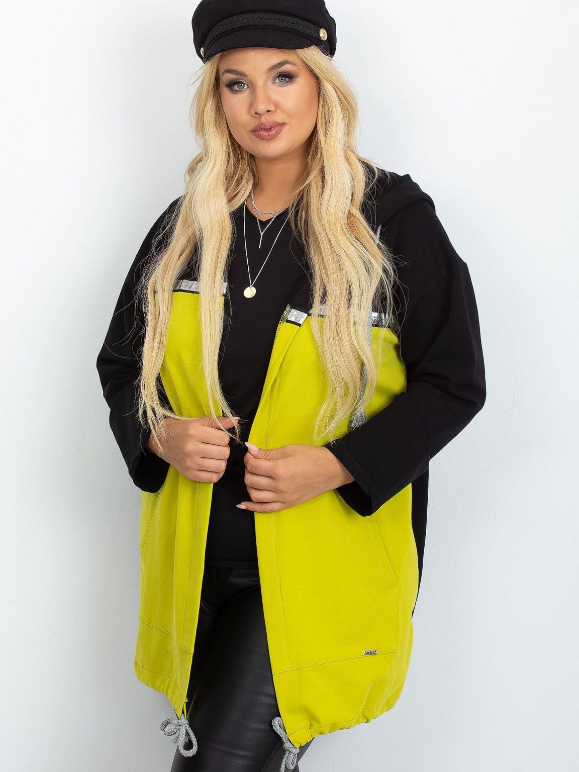 Czarno-limonkowa narzutka plus size Caroline