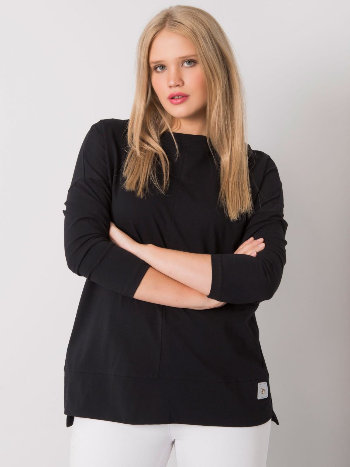 Czarna gładka bluzka plus size Kalise