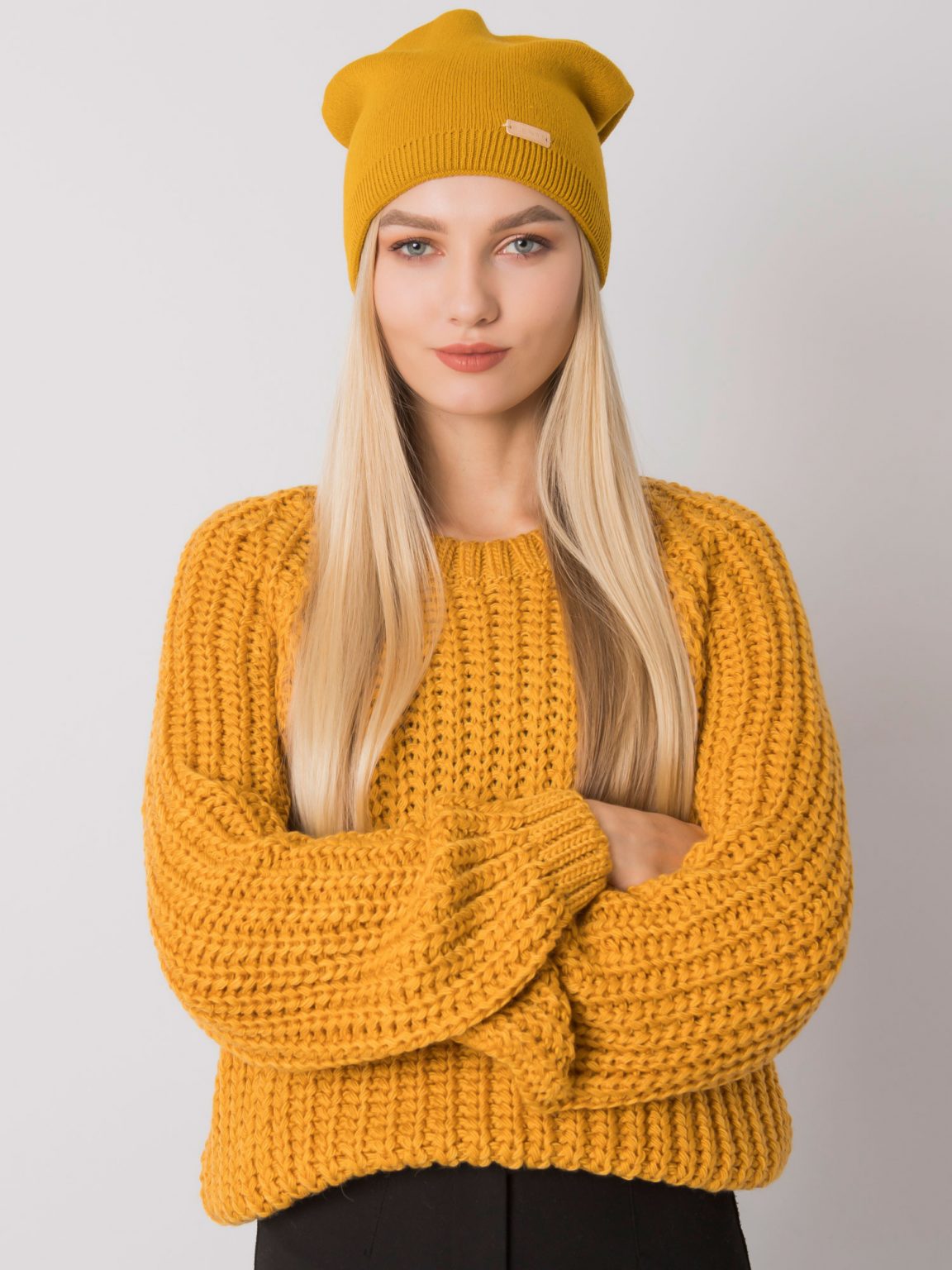 Musztardowa czapka typu beanie RUE PARIS