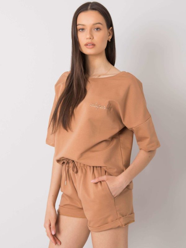 Camelowy komplet damski Quanesia