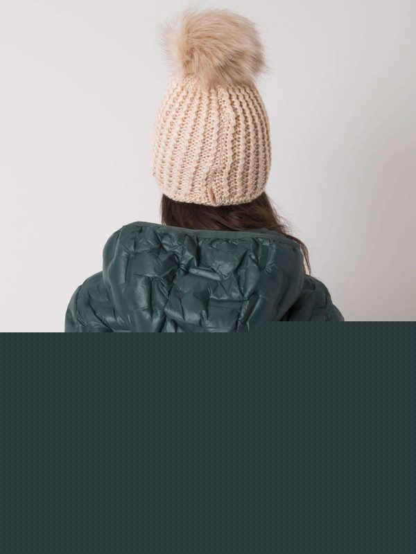 Beżowa damska czapka zimowa