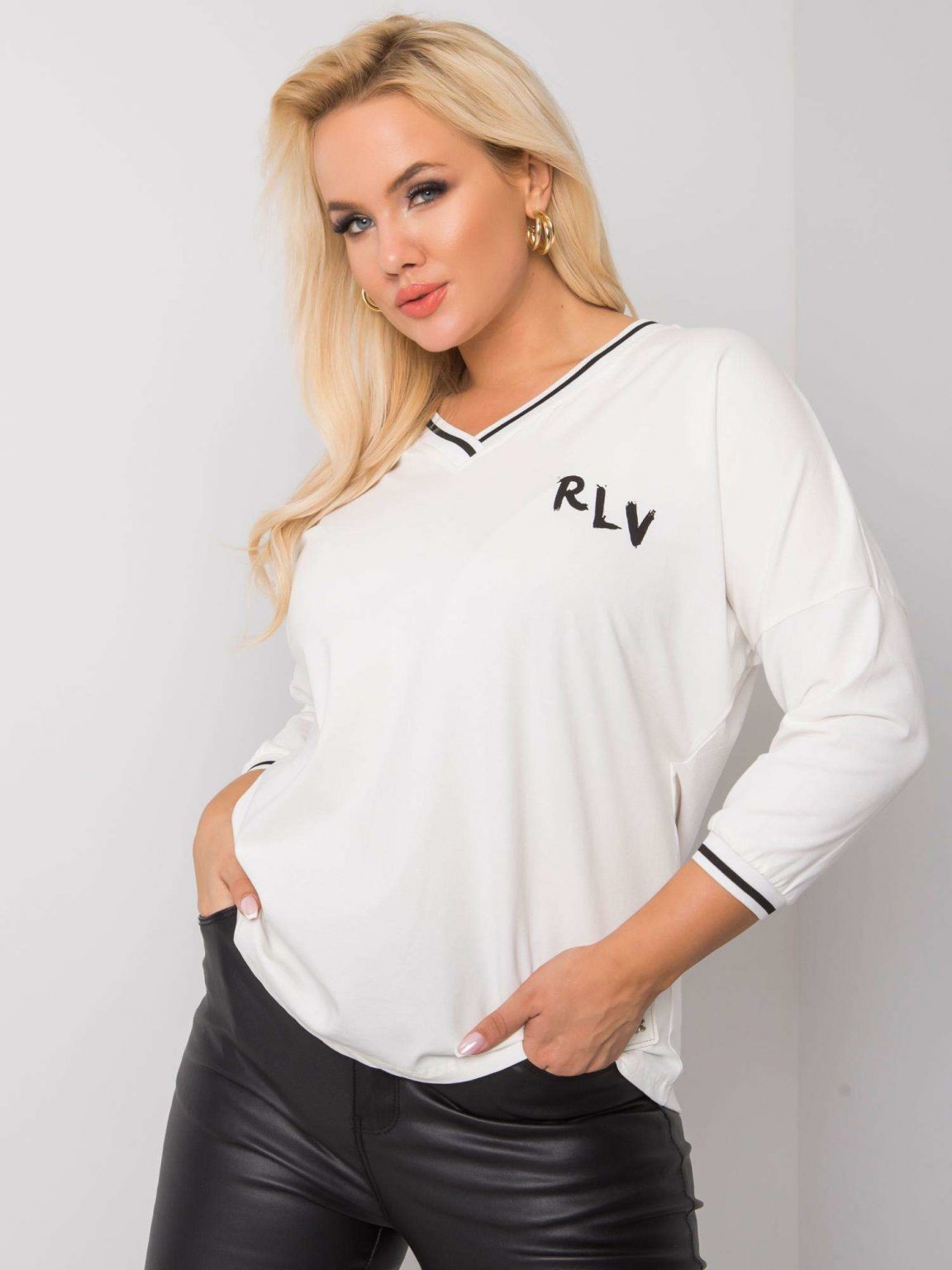 Ecru bluzka plus size z dekoltem w serek Lorette
