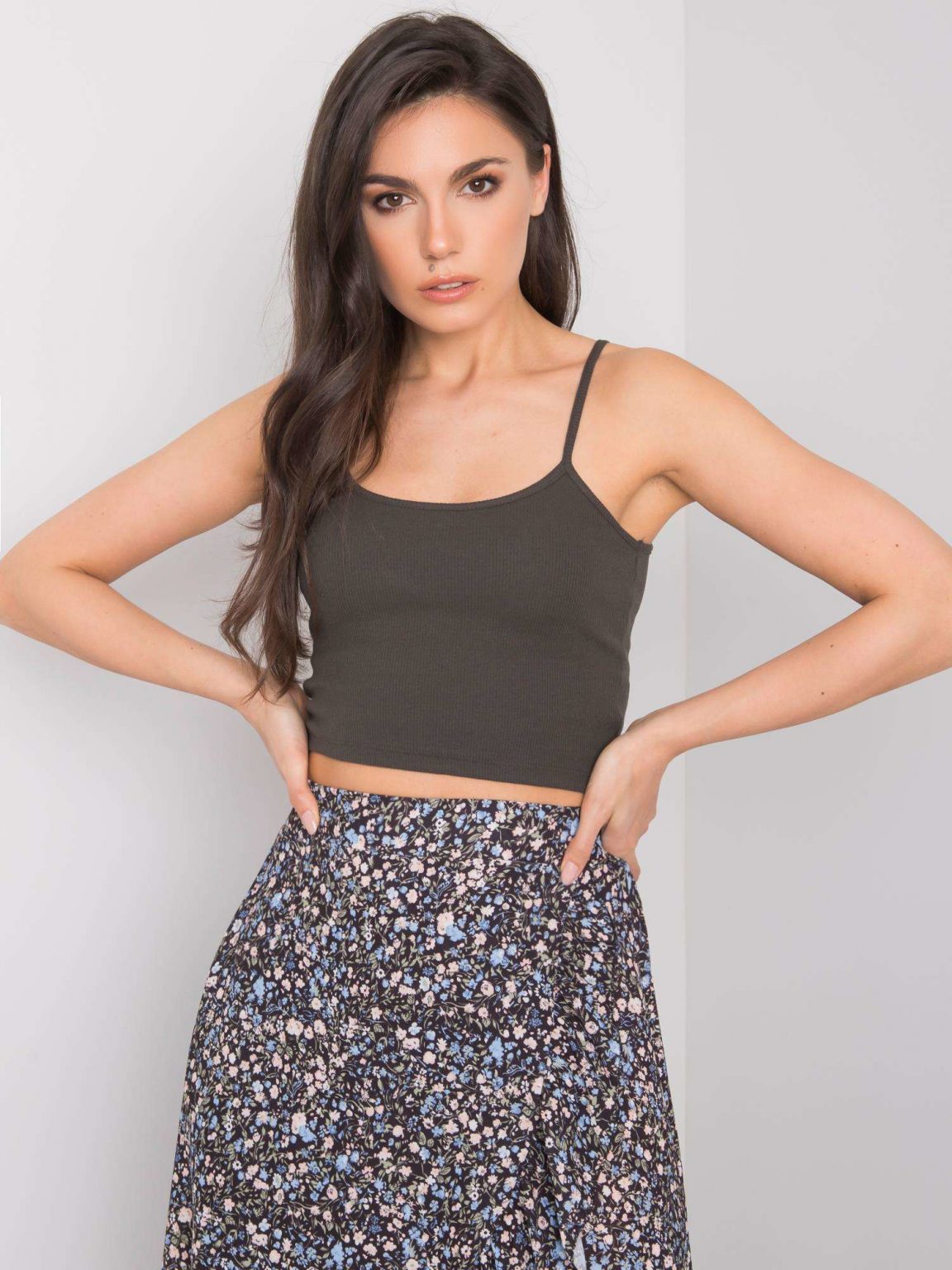 Ciemny khaki krótki top Chelo RUE PARIS