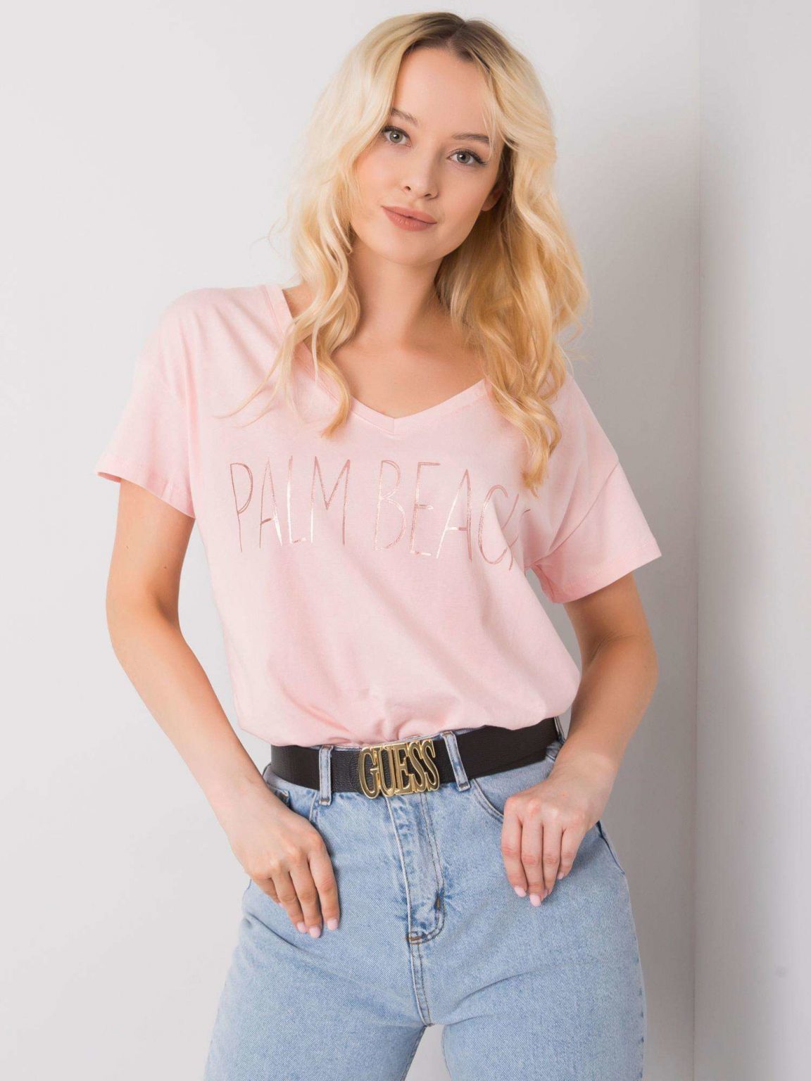Jasnoróżowy t-shirt z napisem Denma