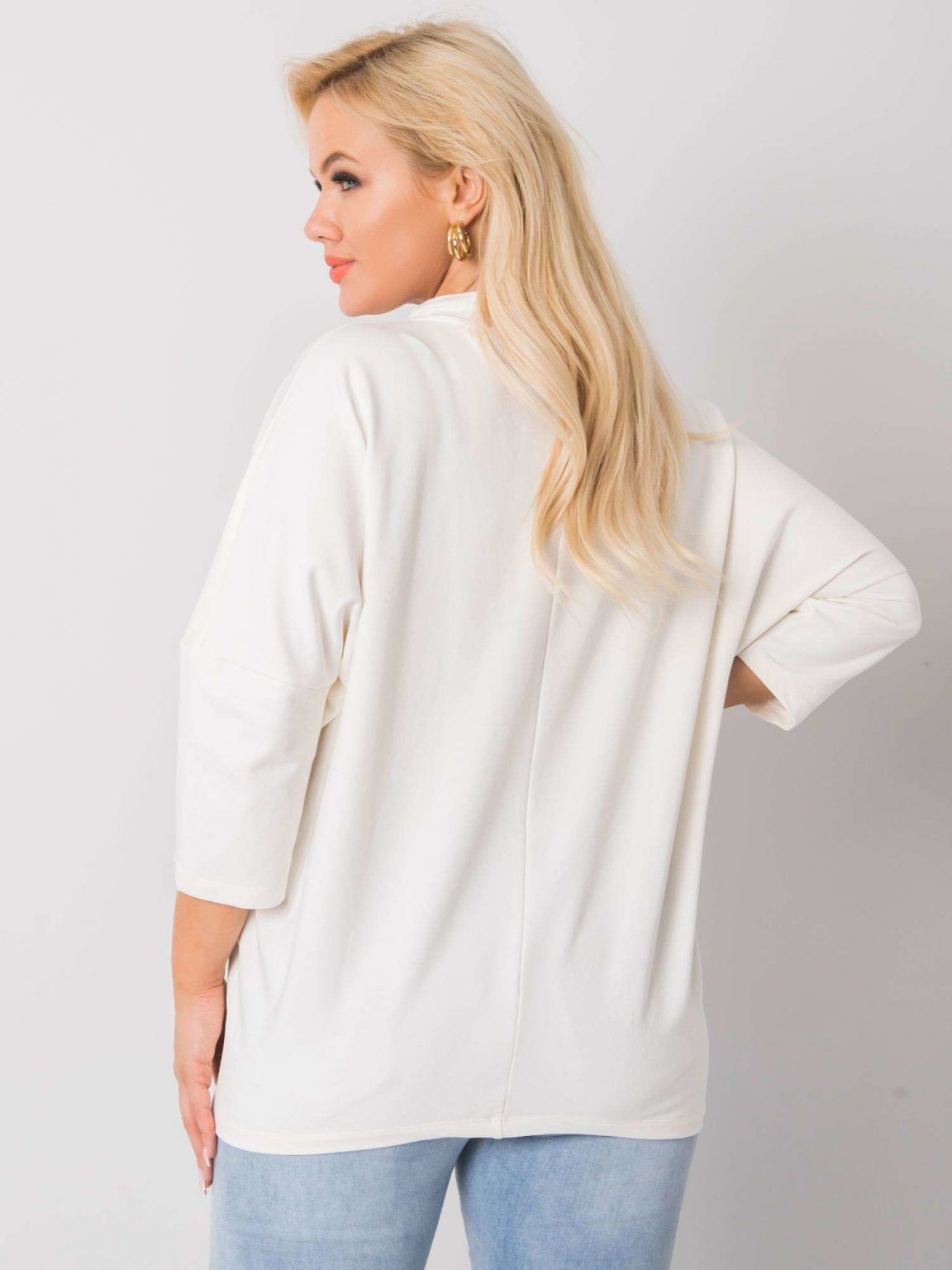 Ecru bluzka plus size z napisem Chloe