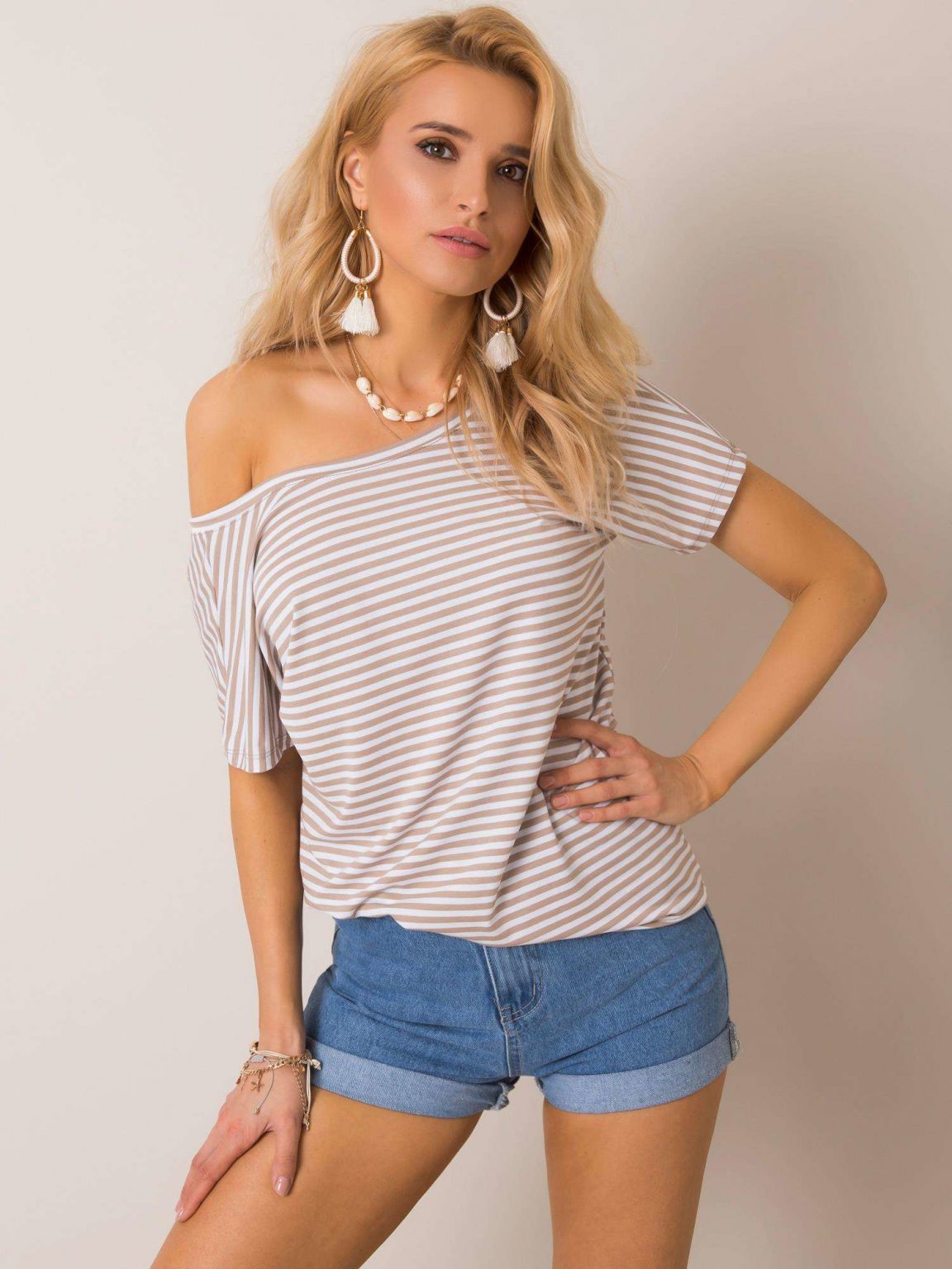 Biało-beżowy t-shirt Gina RUE PARIS