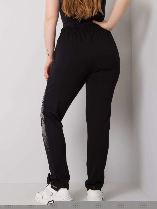 Czarne spodnie dresowe plus size z aplikacją Aelis