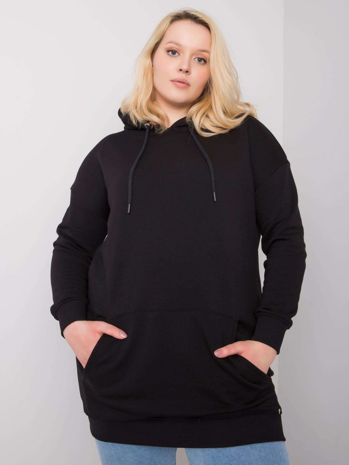 Czarna bluza plus size z kapturem Luna
