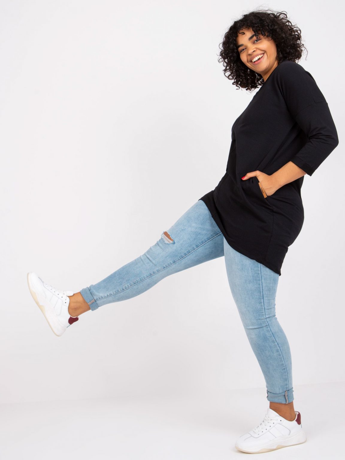 Czarna dresowa tunika plus size na co dzień Sue