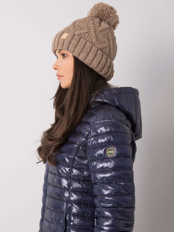 Ciemnobeżowa czapka zimowa z pomponem