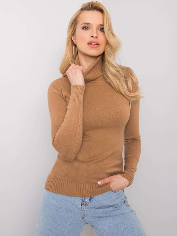 Camelowy sweter z golfem Polly