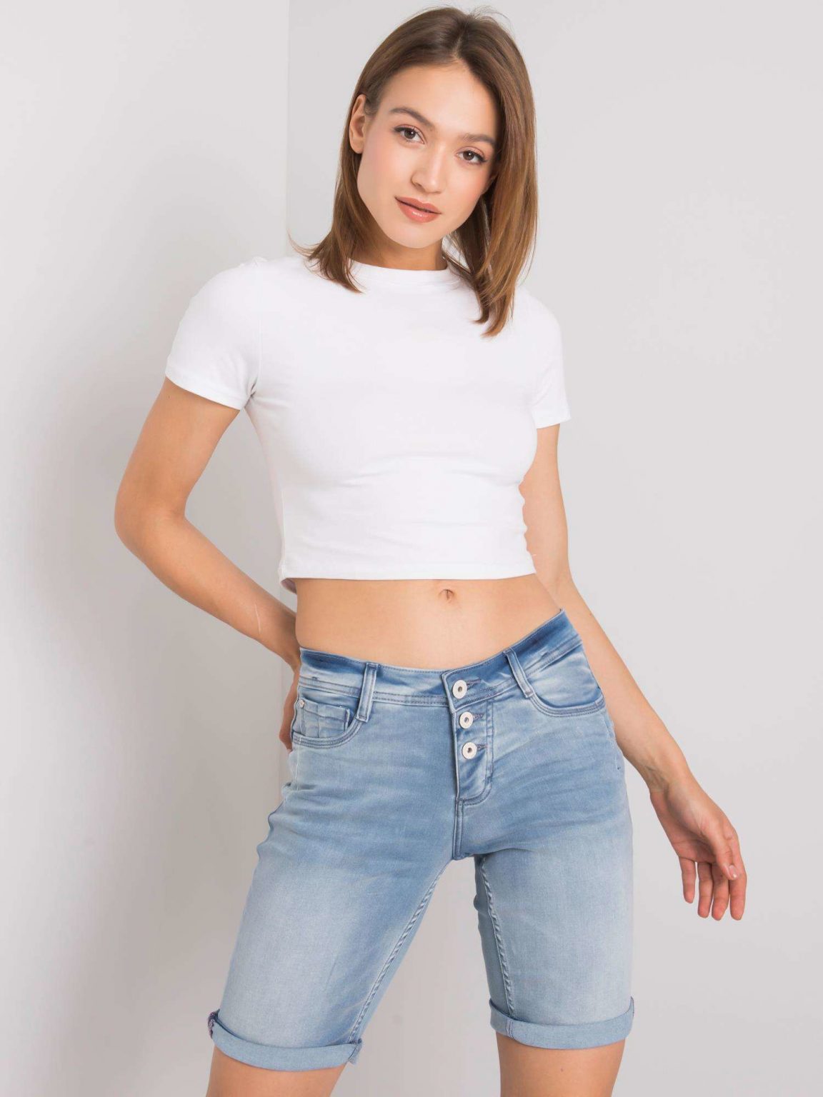 Jasnoniebieskie szorty jeansowe Reine SUBLEVEL