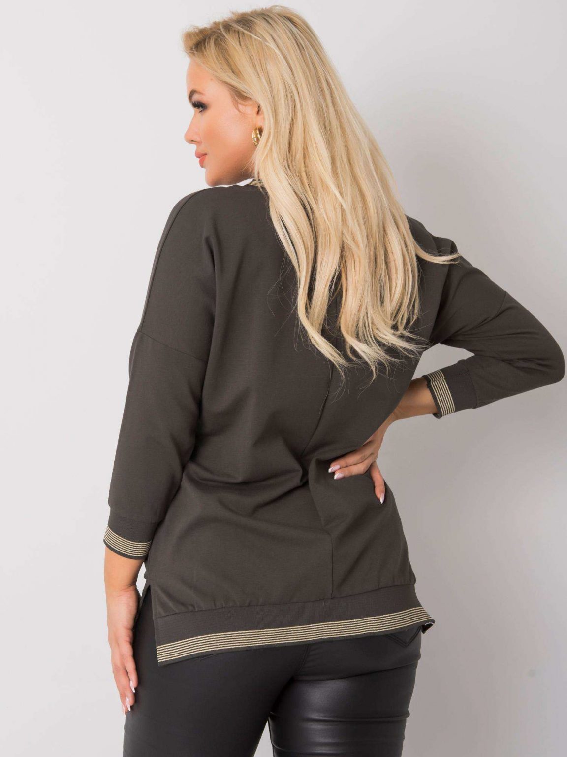 Ciemna khaki bluzka plus size z nadrukiem Avella