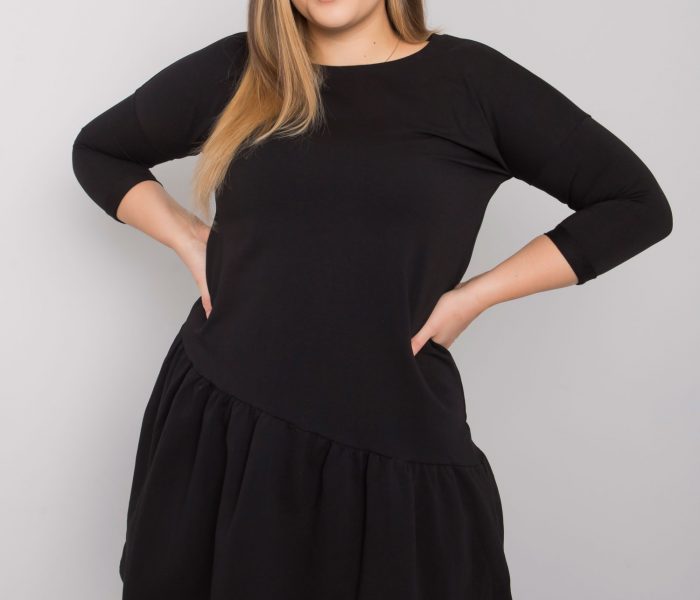 Hurtownia Czarna sukienka plus size z falbaną Linda