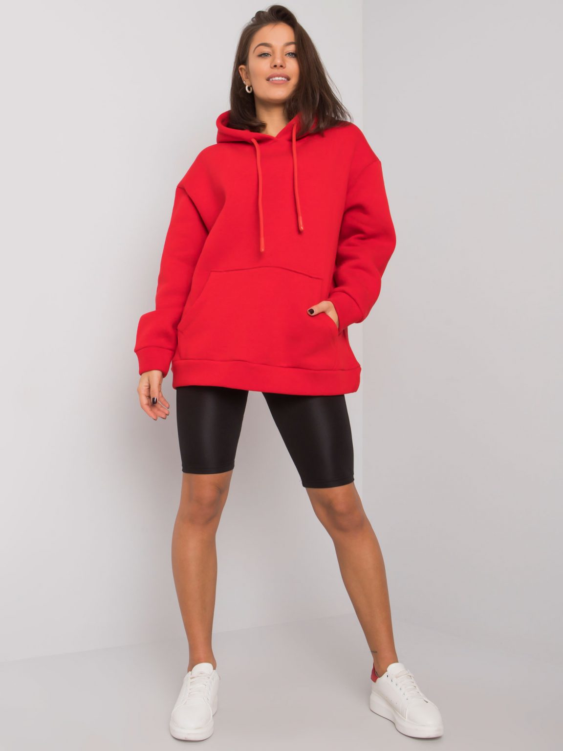 Czerwona dresowa bluza kangurka basic Biarritz
