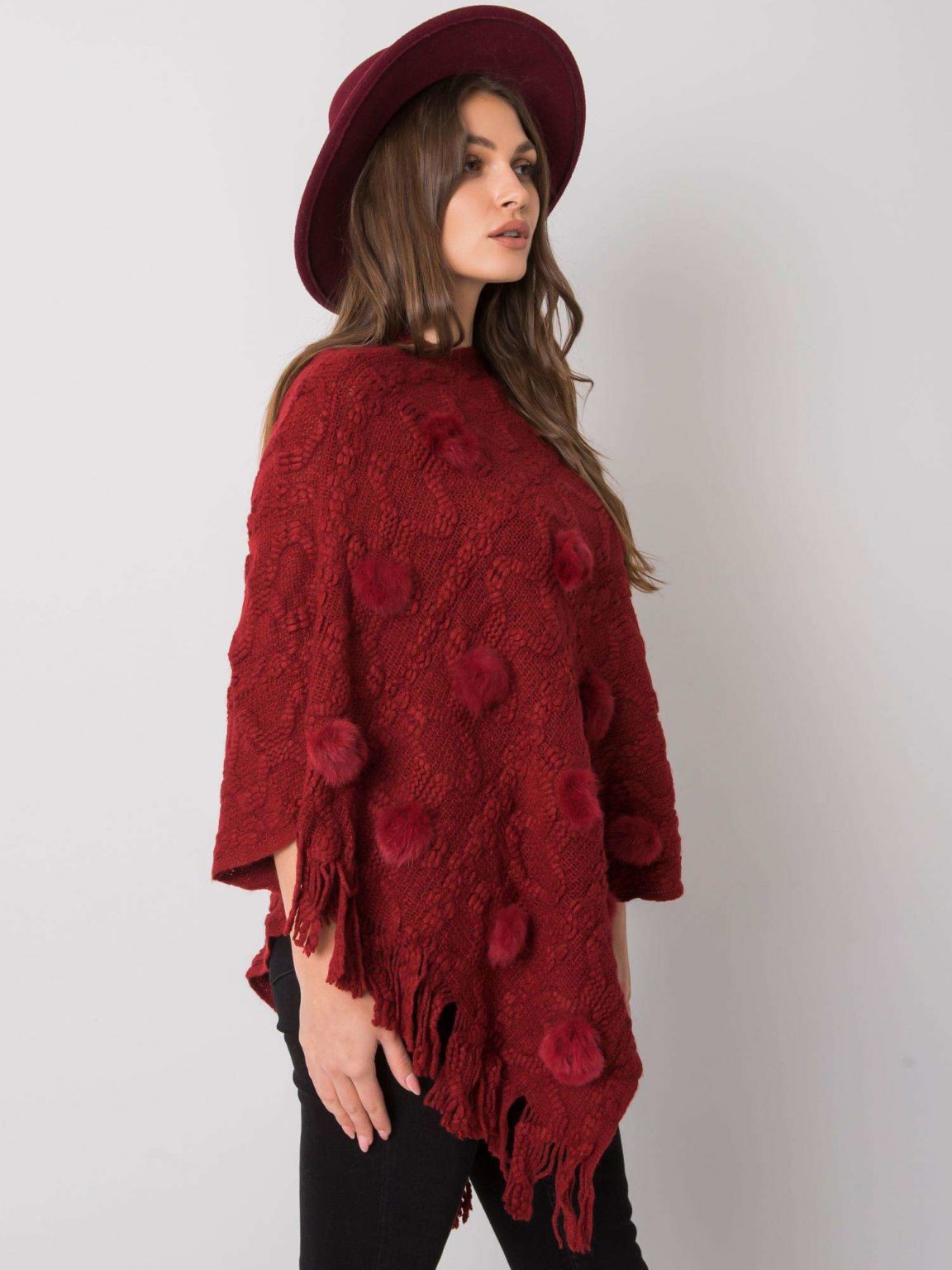 Czerwone poncho z pomponami Talisha