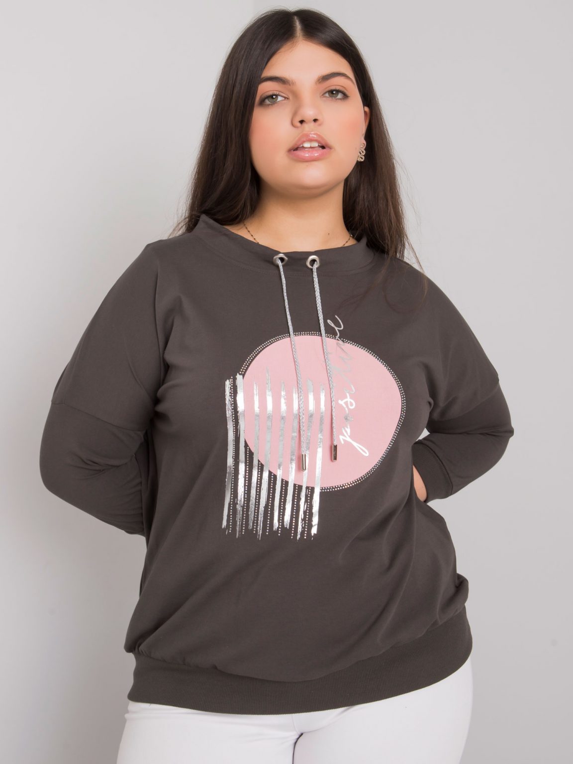 Ciemna khaki bluzka plus size z aplikacją Bella