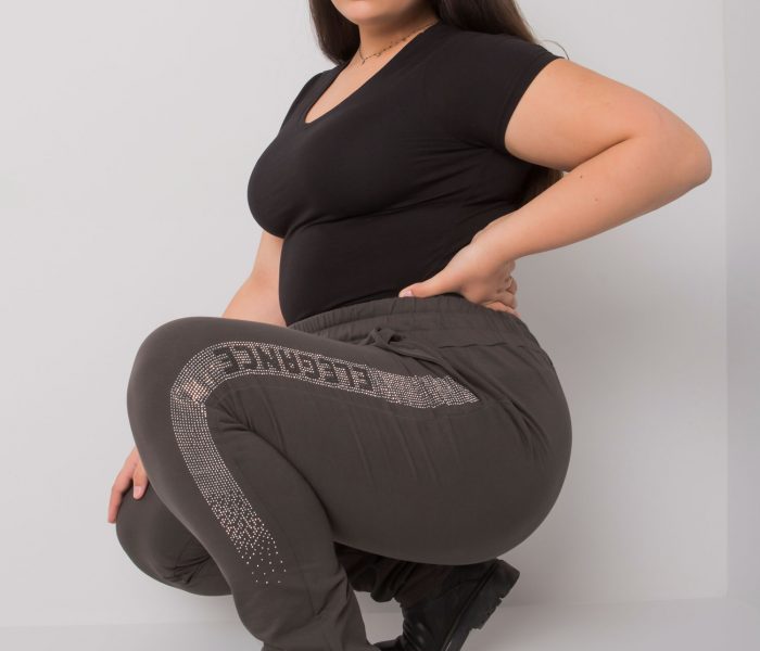 Hurtownia Ciemne khaki spodnie dresowe plus size z aplikacją Aelis