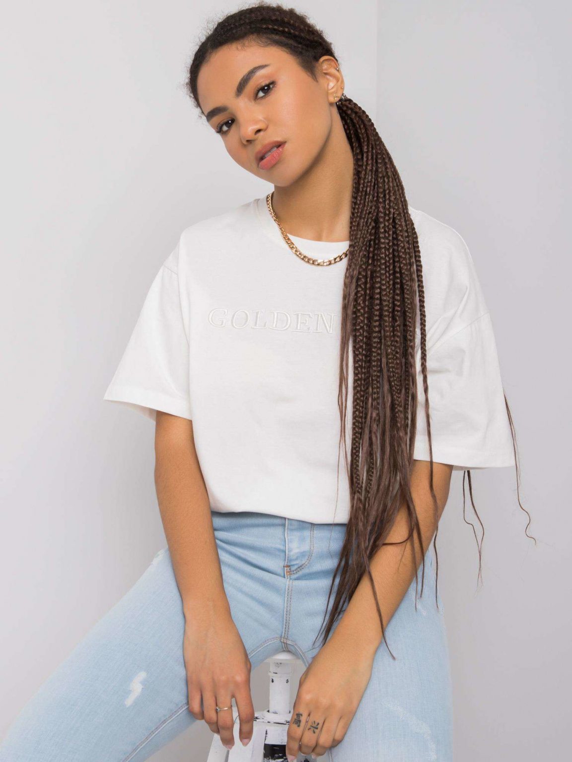 Biały t-shirt z napisem Ivonne RUE PARIS
