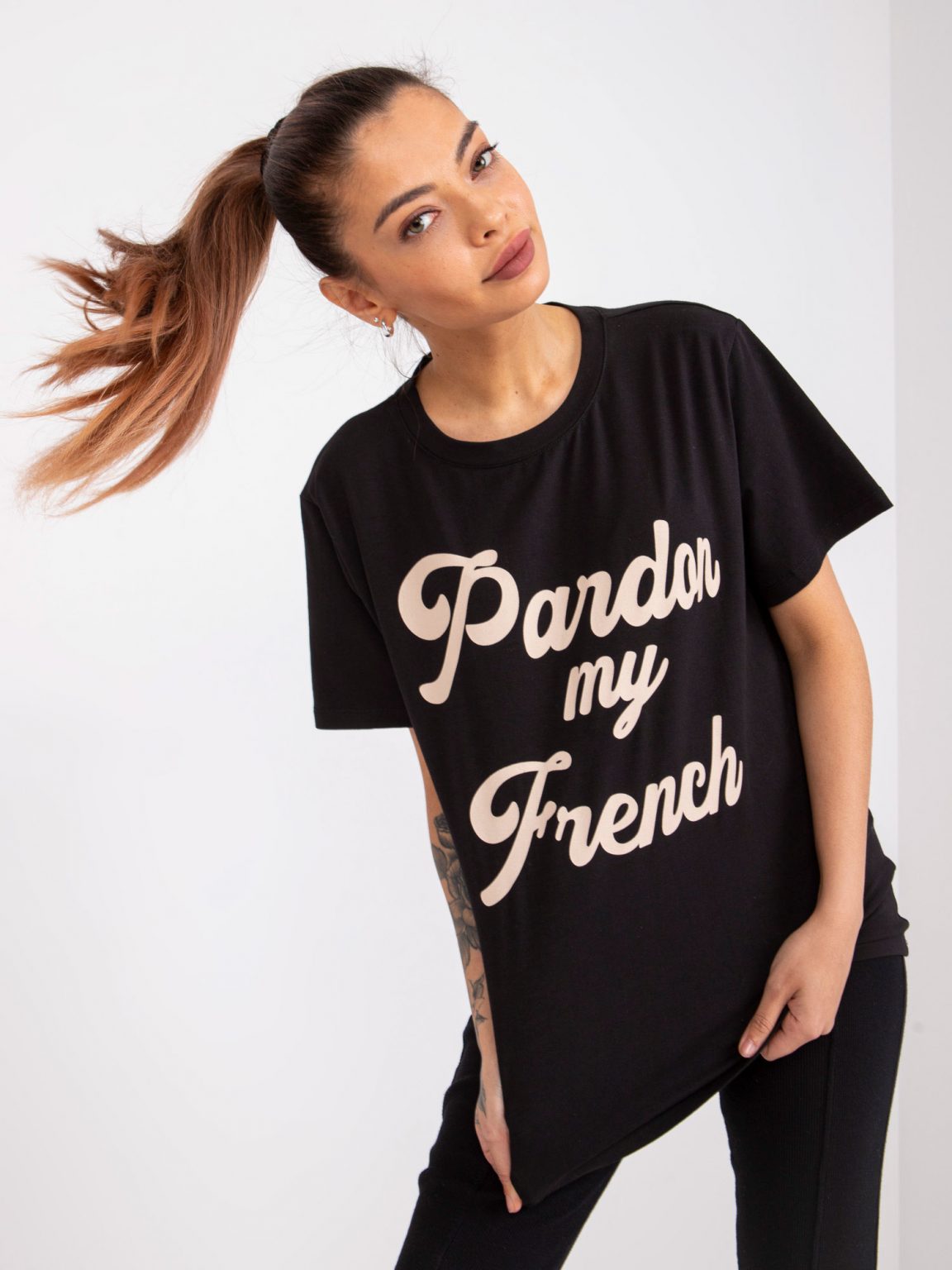 Czarny damski t-shirt z napisem Jade
