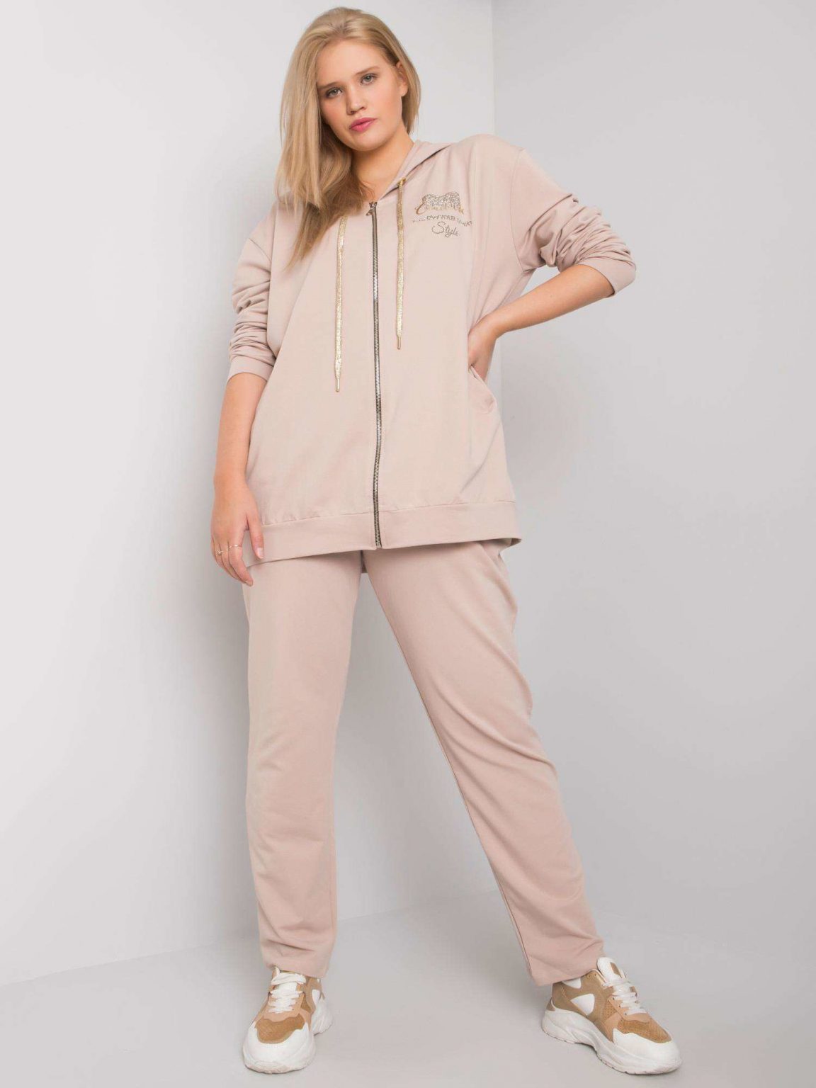Jasnobeżowy dwuczęściowy komplet plus size Shaquand