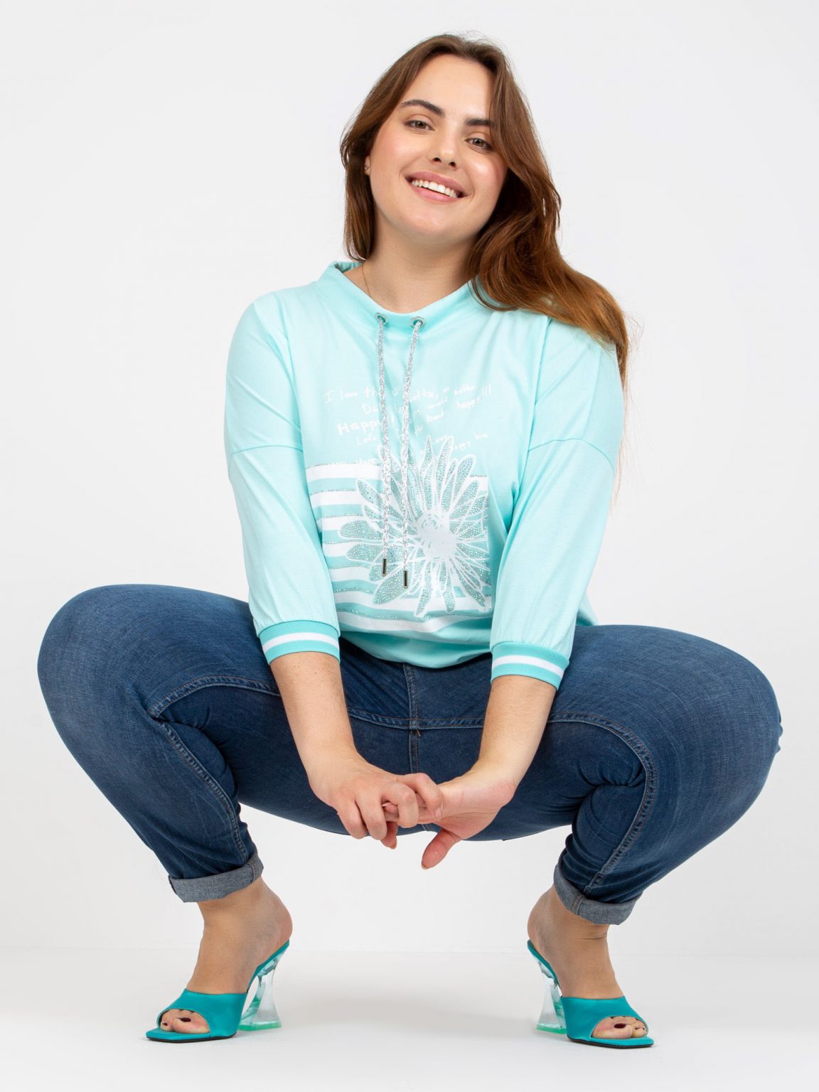 Miętowa bawełniana bluzka plus size z aplikacją