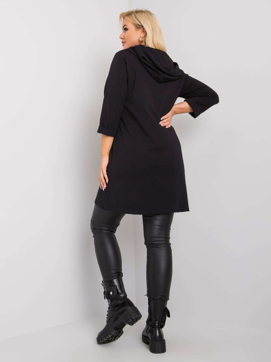 Czarna rozpinana bluza plus size Victoria