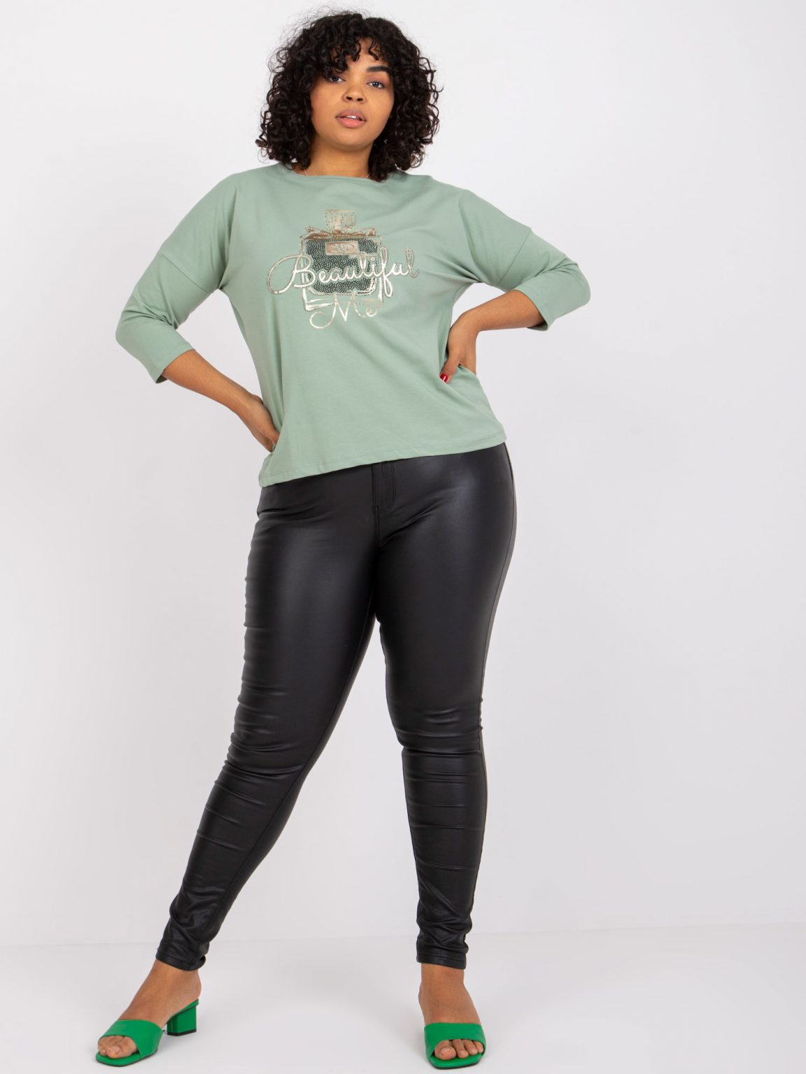 Pistacjowa bluzka plus size z aplikacją Vickey