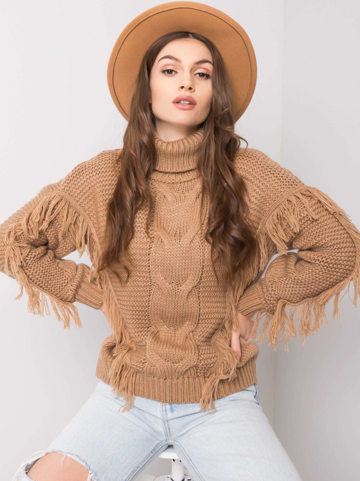Camelowy sweter Clementine