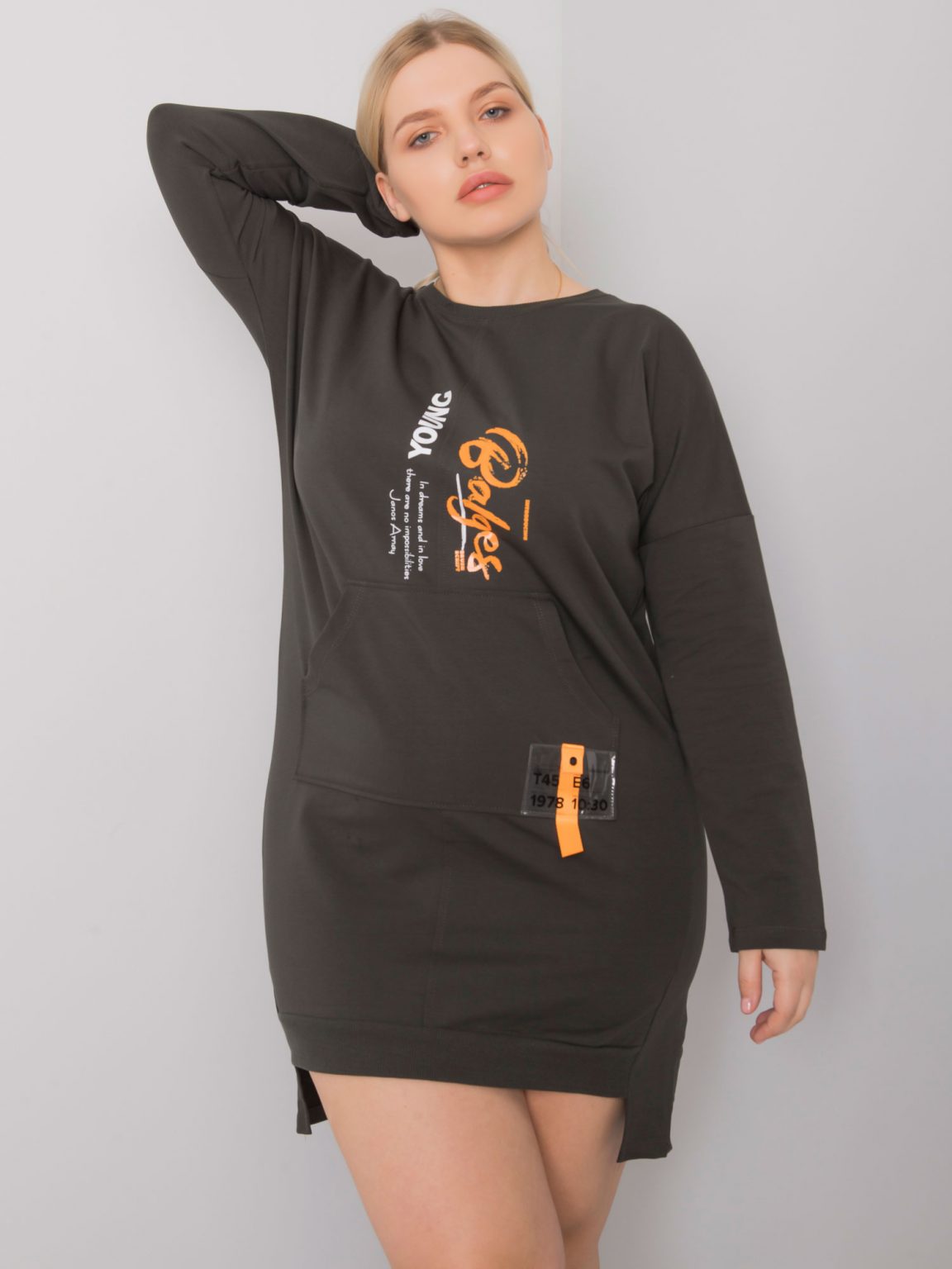 Ciemna khaki sukienka dresowa plus size Akira
