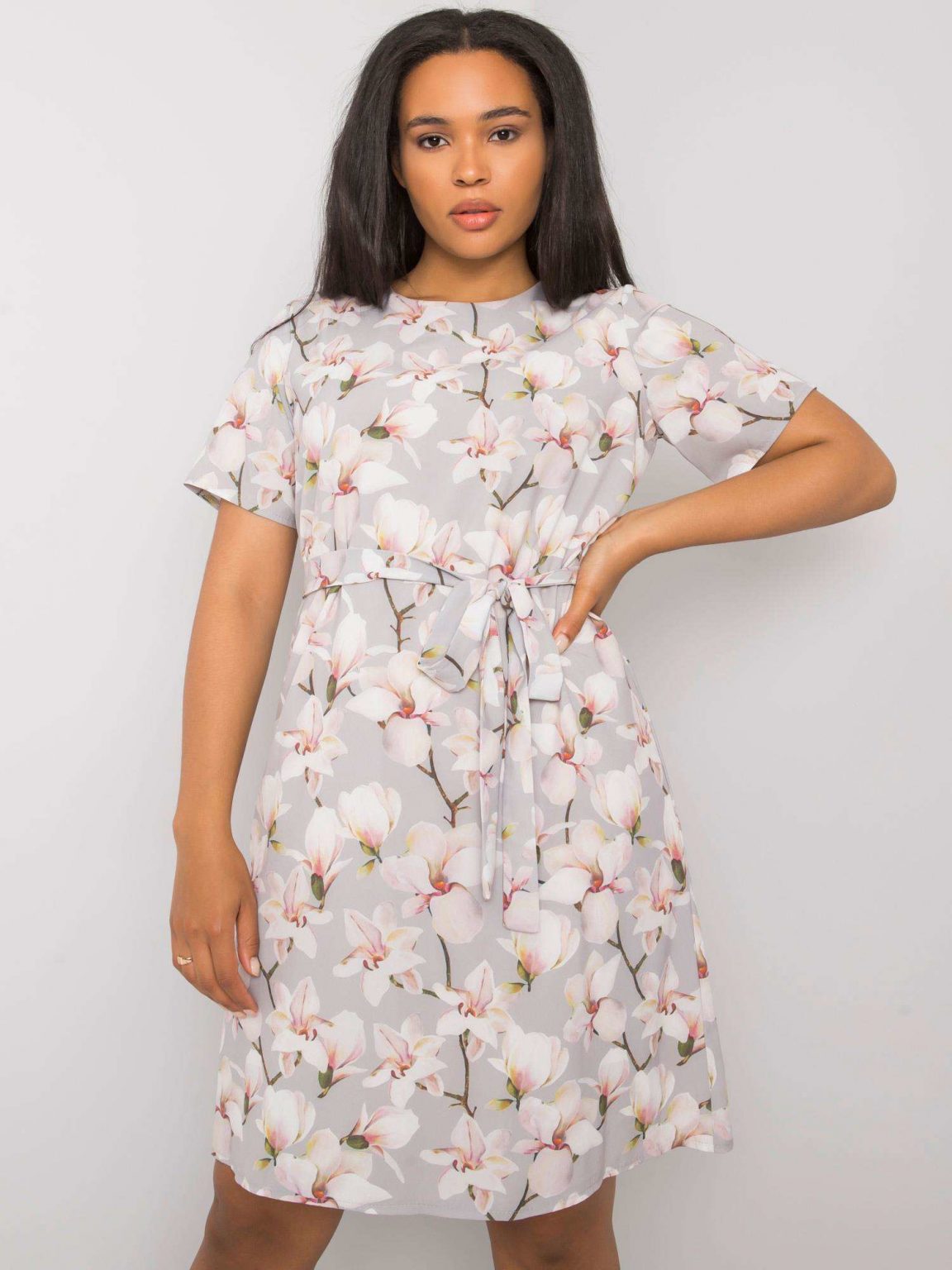 Jasnoszara wzorzysta sukienka plus size Celene