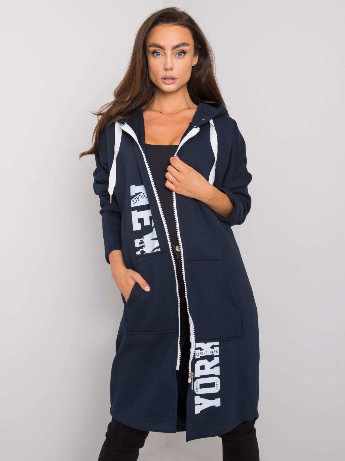 Granatowa bluza z kieszeniami Stefanie