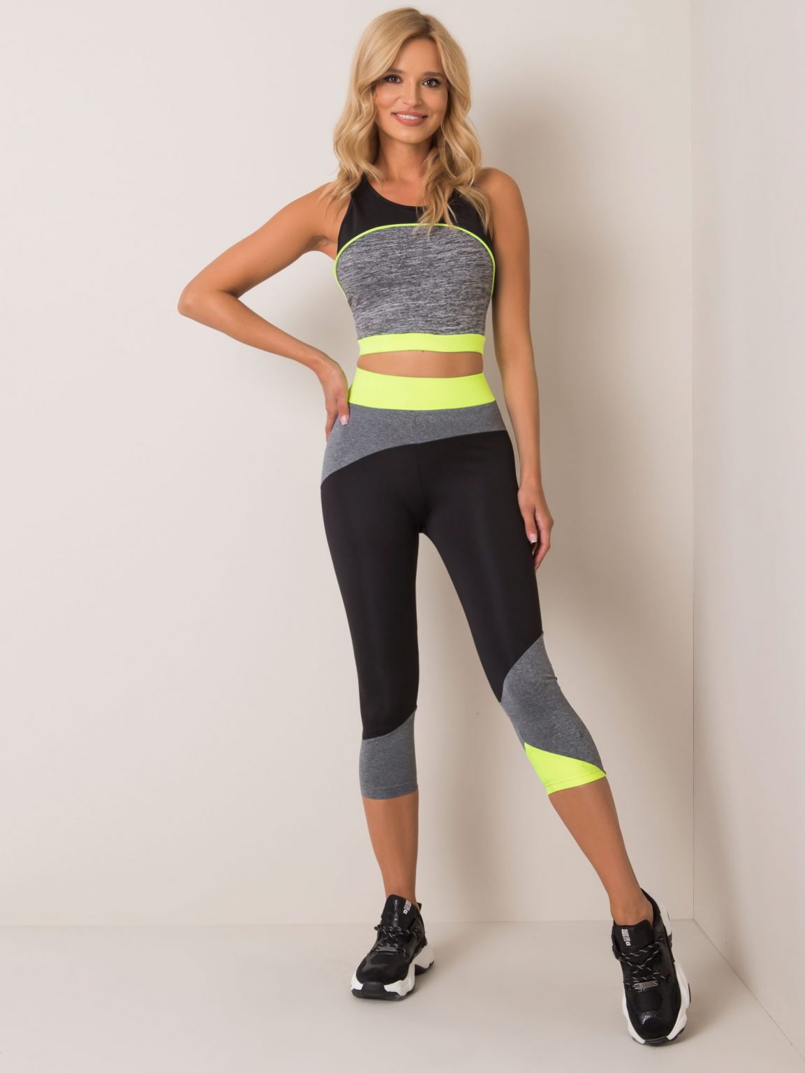 Czarne legginsy Reina FOR FITNESS