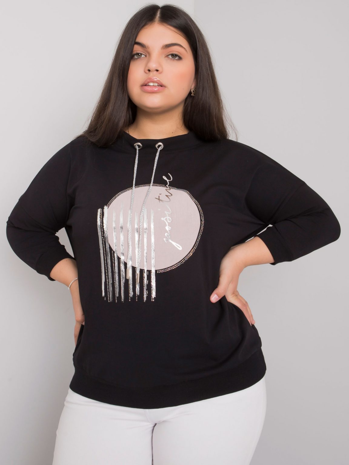 Czarna bluzka plus size z aplikacją Bella