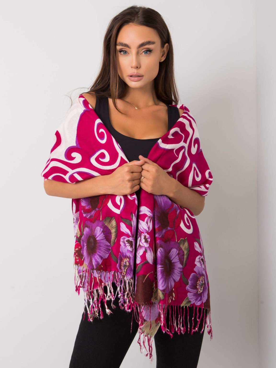 Fioletowa chusta w kolorowe wzory