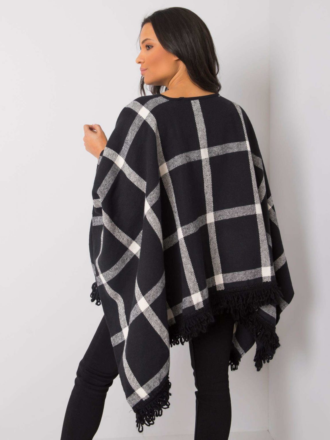 Czarne poncho w kratę Ellery