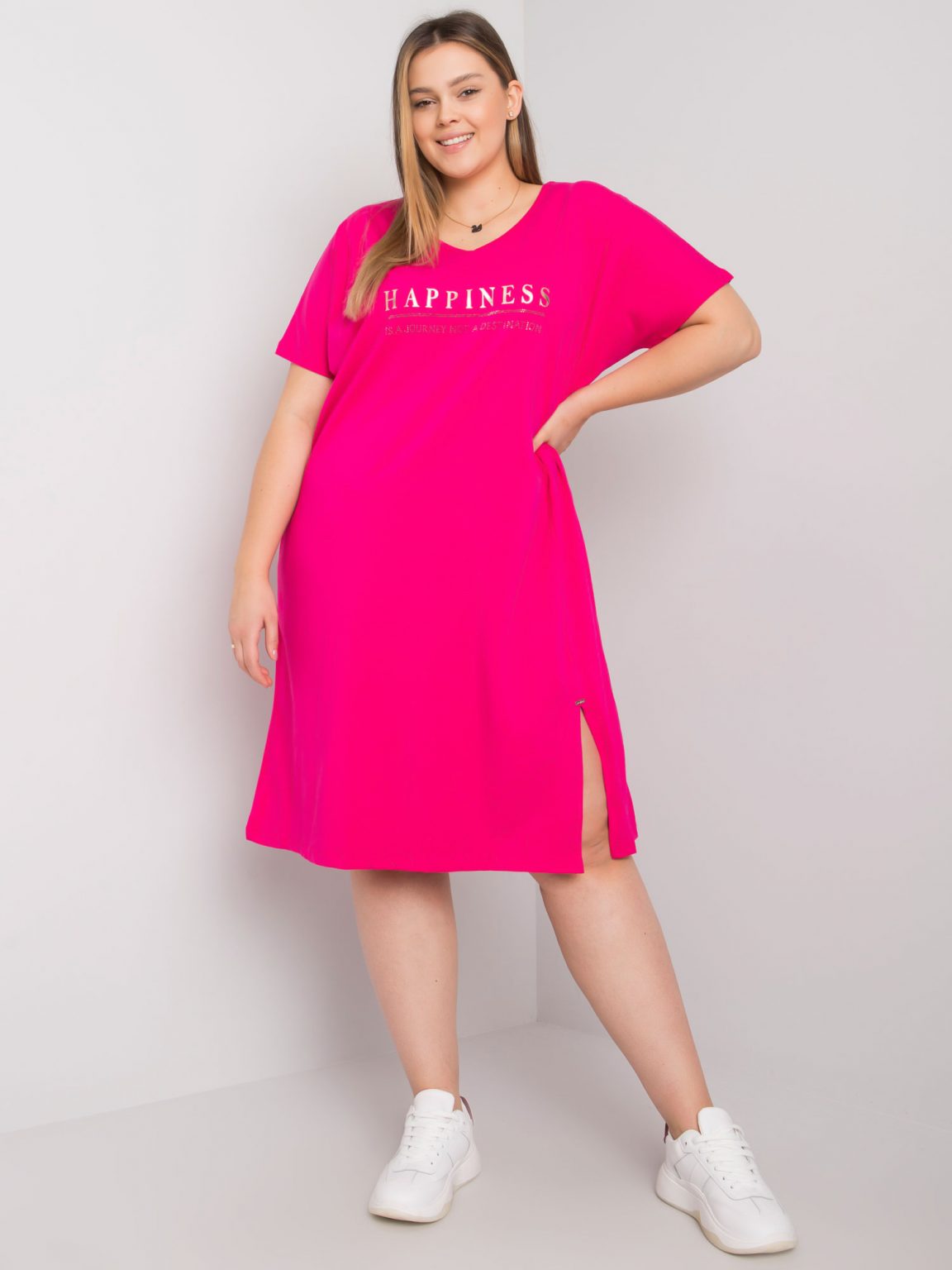 Fuksjowa sukienka plus size z rozcięciem Lucy