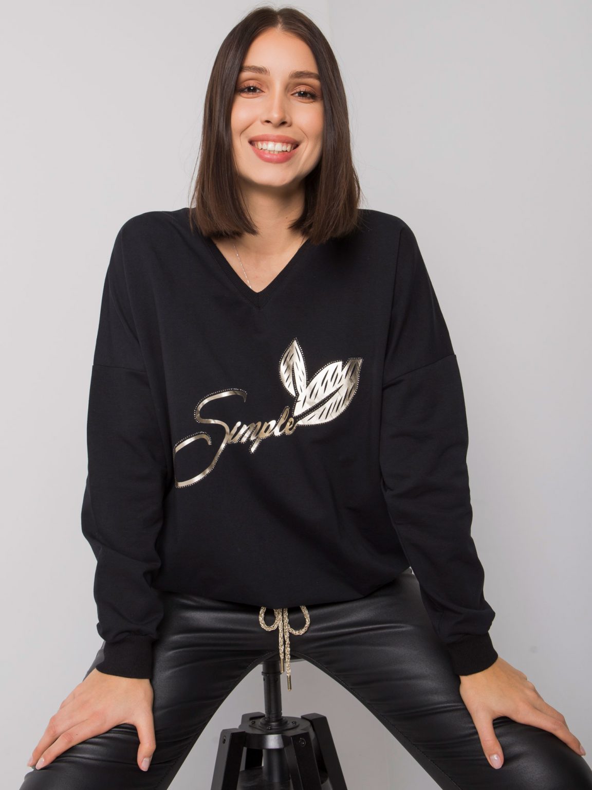 Czarna bluzka plus size z printem Juliee