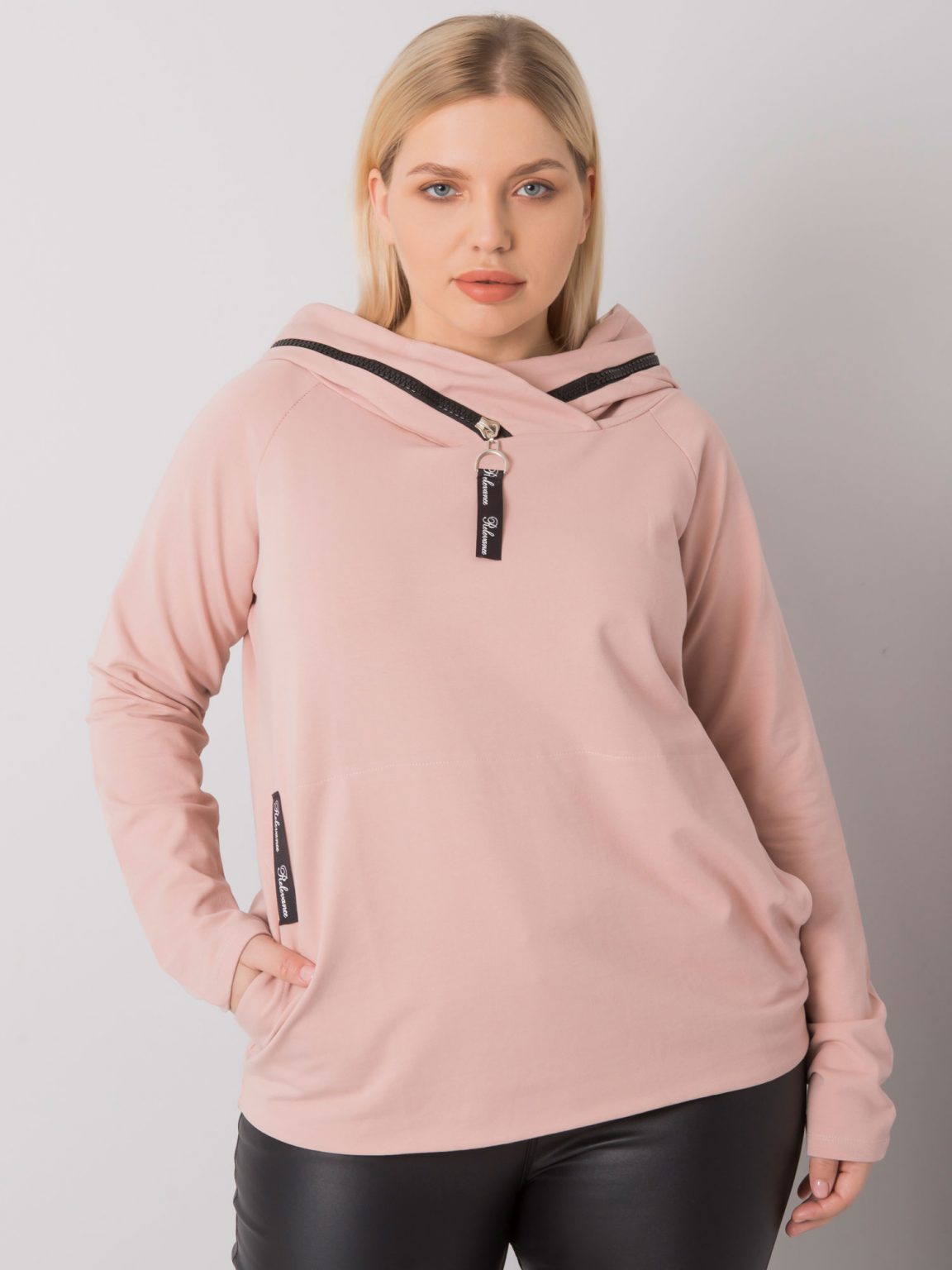 Brudnoróżowa bluza z kapturem plus size Akeiyla
