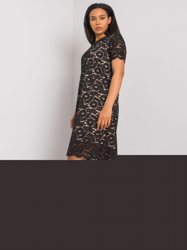 Czarna sukienka koronkowa plus size Ginny