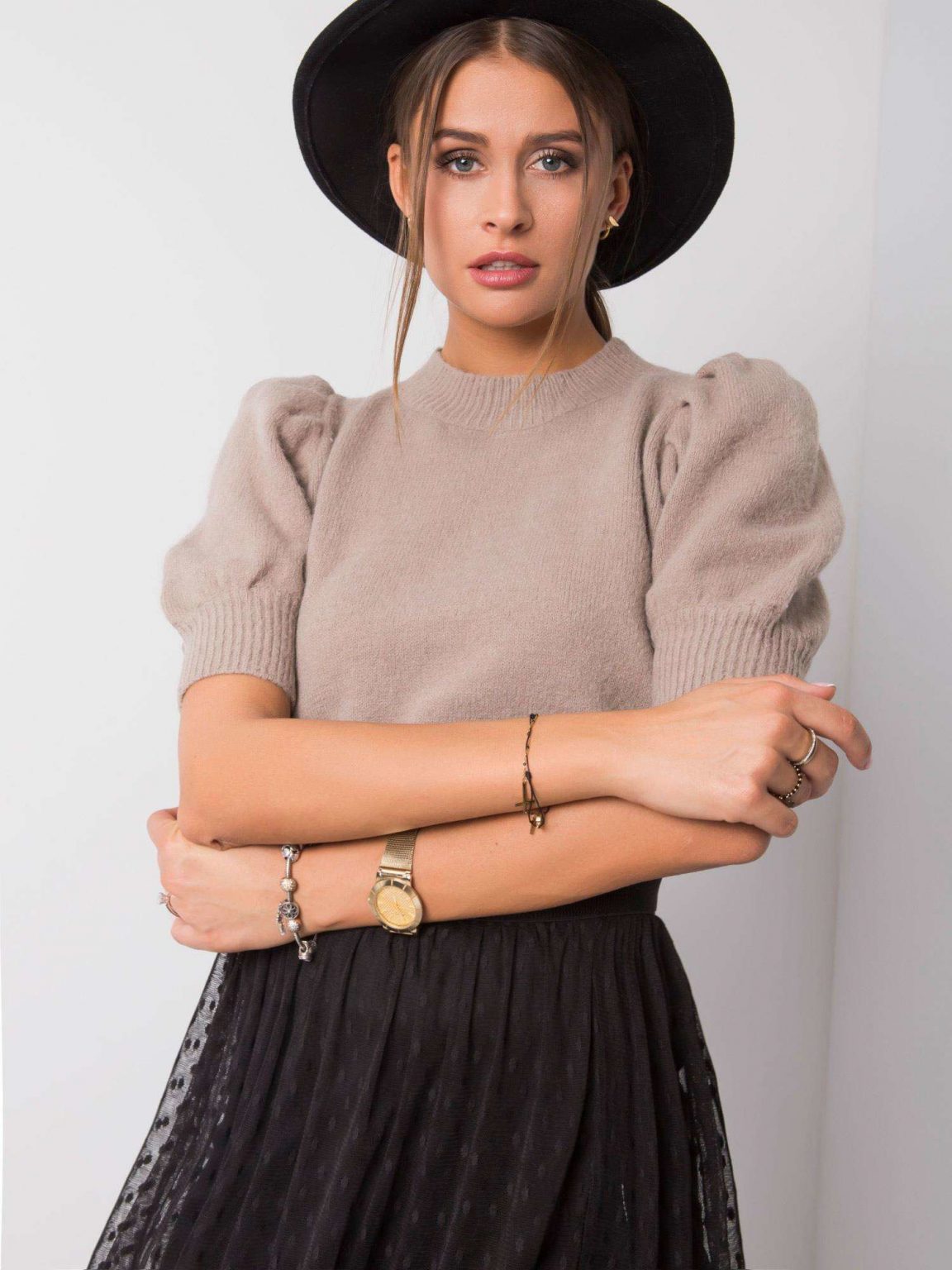 Ciemnobeżowy sweter Claudia
