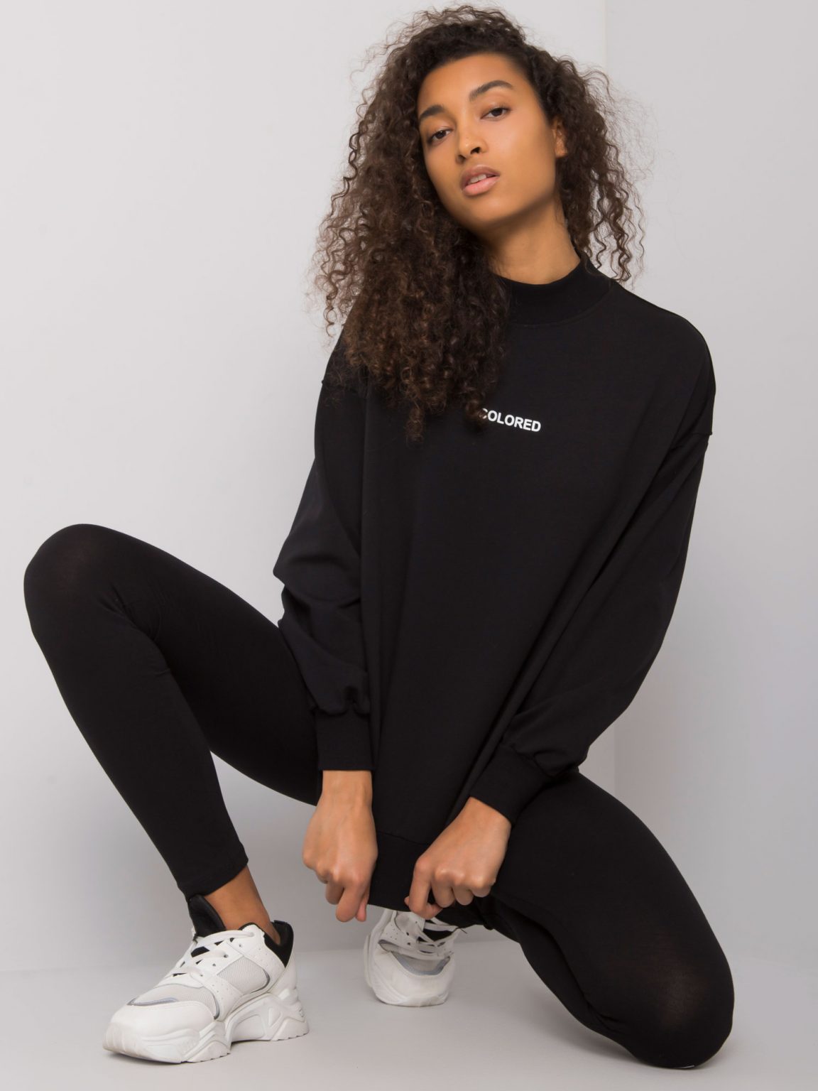 Czarna bluza damska bez kaptura Dylan RUE PARIS